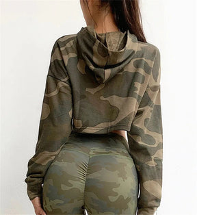 Manuela - Langarm-Crop-Top aus Baumwolle mit Camouflage-Muster, sportliches Kapuzen-Sweatshirt