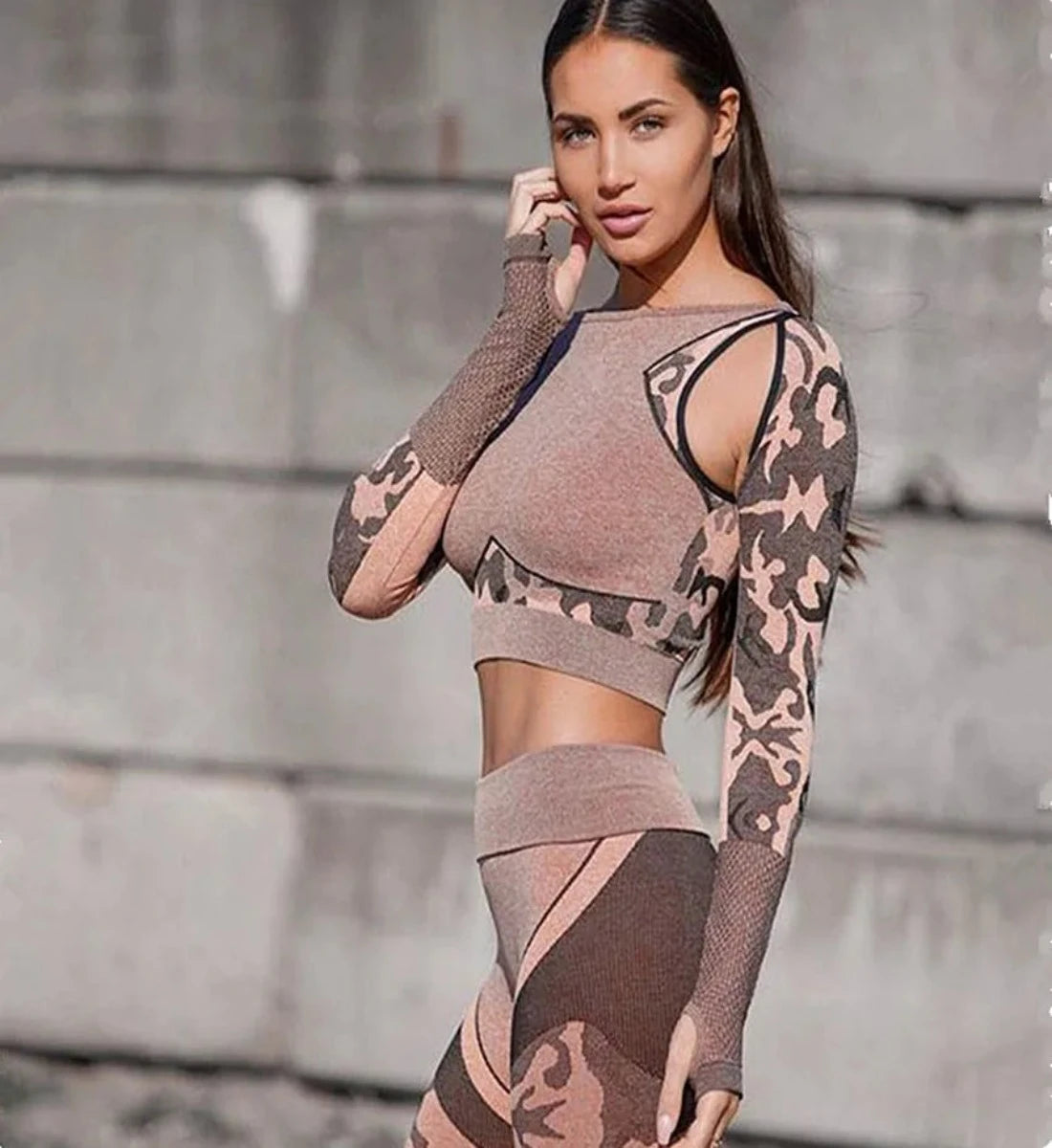 Fanny - Nahtloses Camo-Sportset: Crop Top und Hose mit hoher Taille