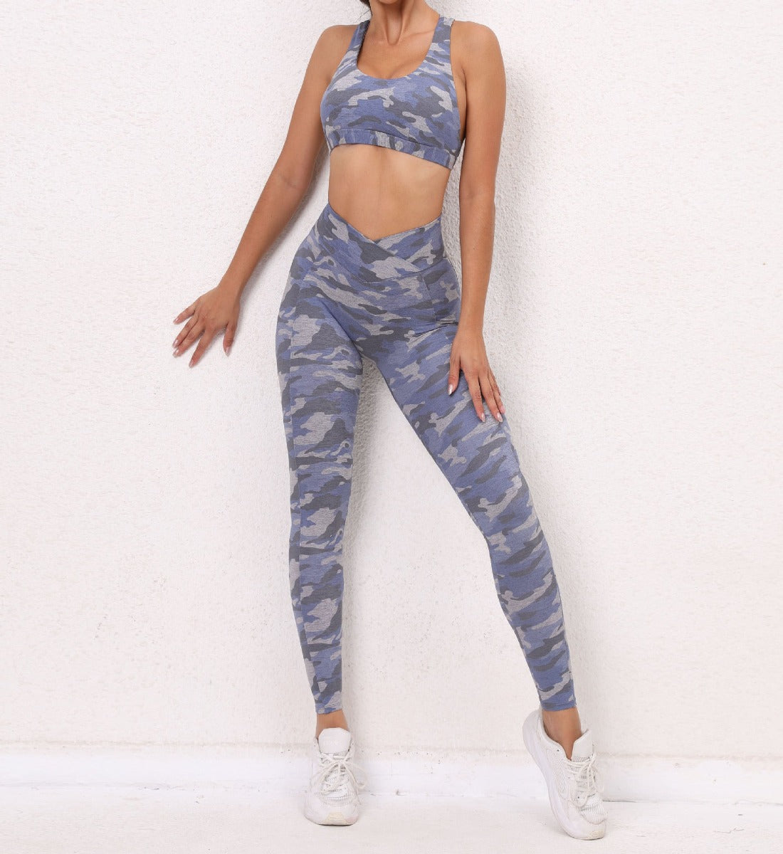 Isabelle - Set mit Camo-Sport-BH und Scrunch-Leggings für Fitnessstudio und Yoga