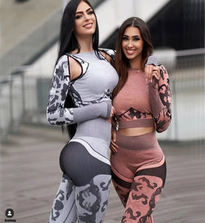 Fanny - Seamless Camo Sports Set: Crop Top and High Waisted Pants