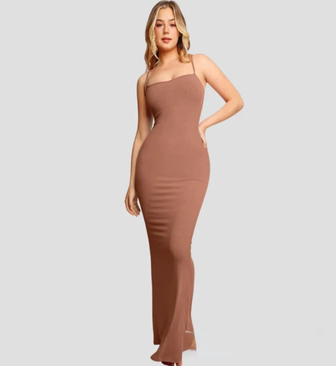 Emma's Allure: Ärmelloses Lounge-Maxikleid mit integrierter Shapewear 