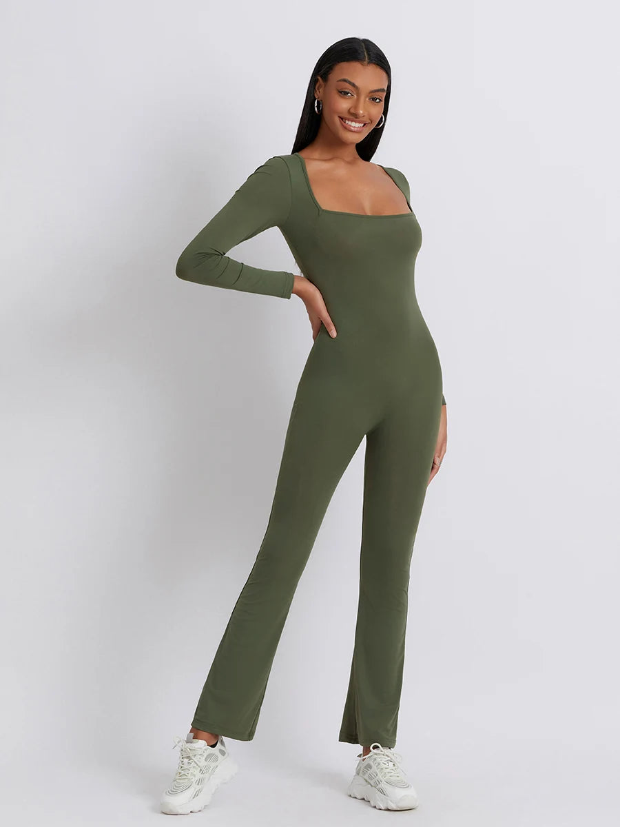 Abigail – Langärmliger Jumpsuit mit eckigem Ausschnitt