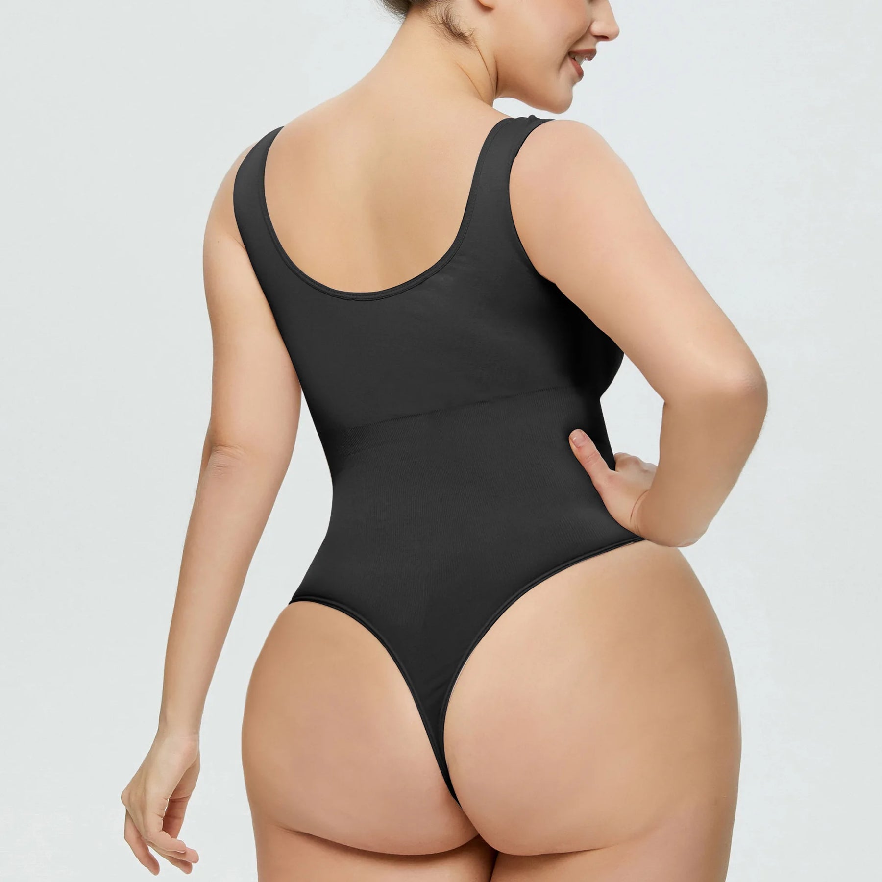 Michelle's Embrace: Entfesseln Sie Ihre Kurven mit unserem nahtlosen Bodysuit mit freiem Busen – Ihr Geheimnis für sensationelles Selbstbewusstsein!